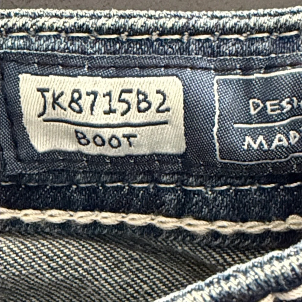 Miss Me Girls Boot Cut Embellished
Pockets Rhinestones Whiskering Rodeo NWOT - Picture 7 of 11